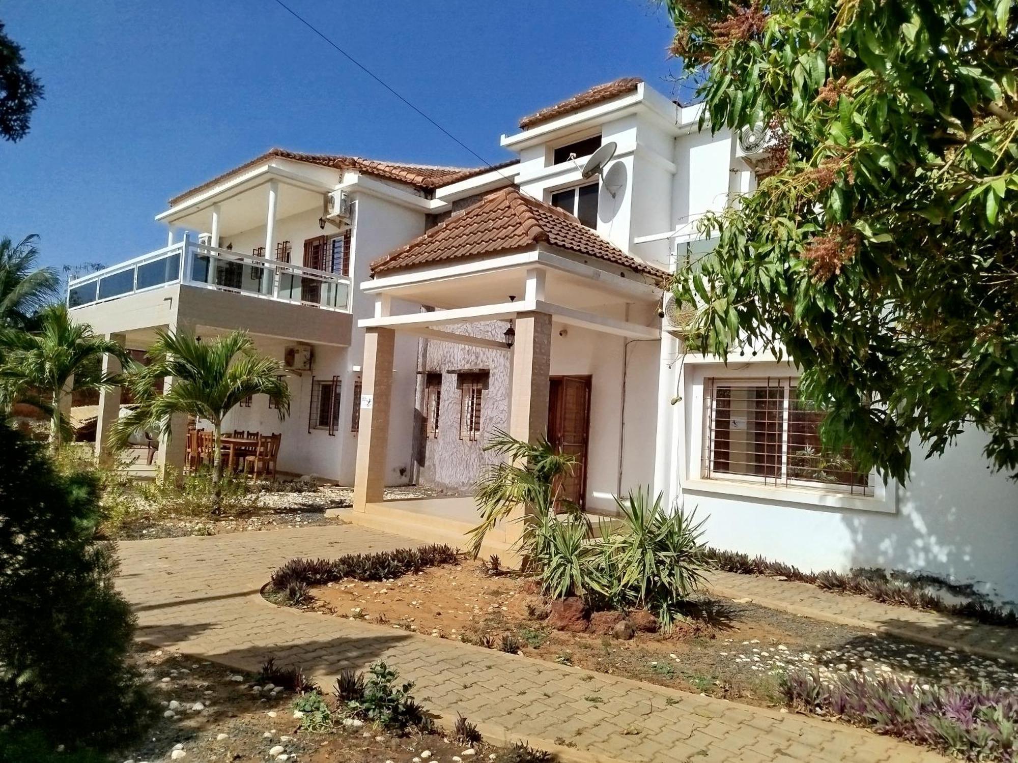 Hotel Al Jannah Bis Somone Exterior foto